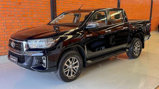 TOYOTA HILUX 2.8 SR 4X4 CD 16V DIESEL 4P AUTOMÁTICO